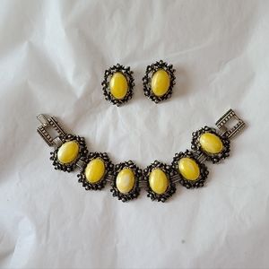 Vintage 1960s Stunning Bracelet And Clip Earrings Yellow Glass